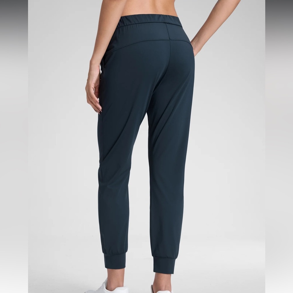 CRZ Yoga Travel Jogger- Women's Navy Blue Pants. Medium.